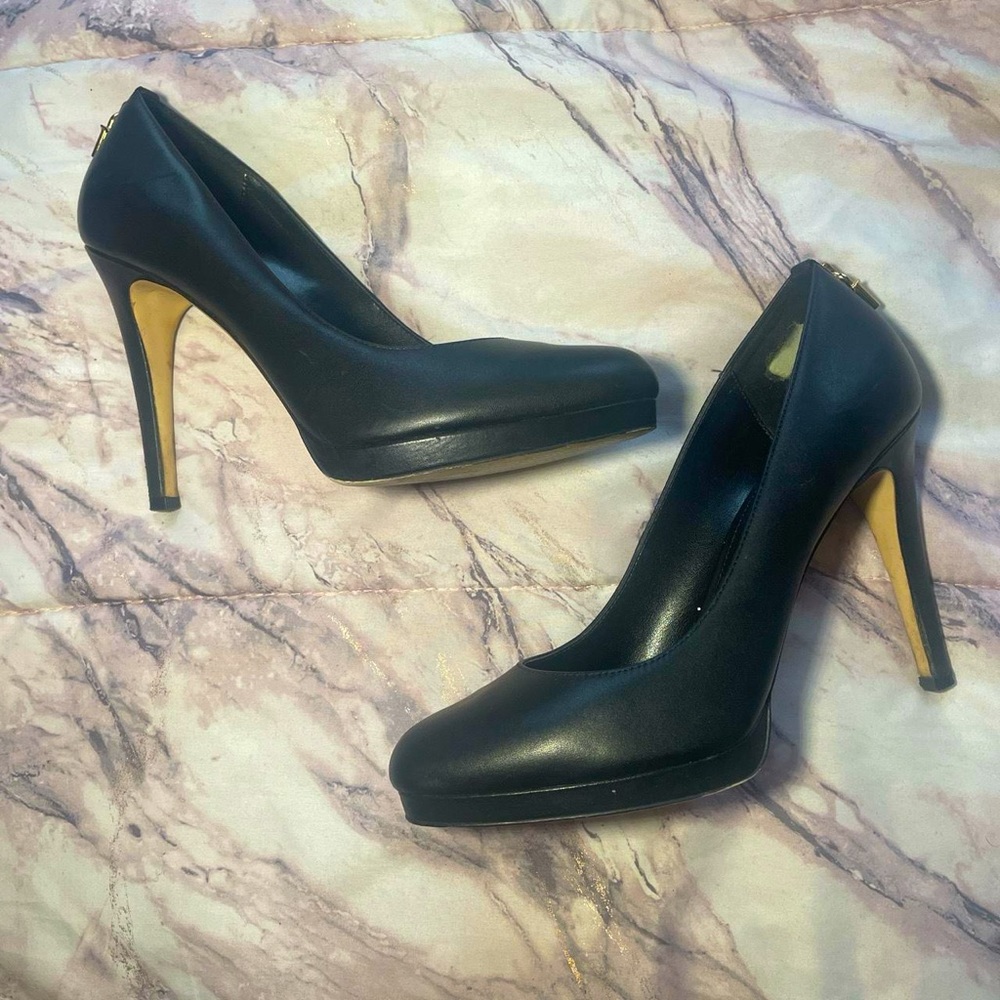 Black Michael kors heels with gold lock